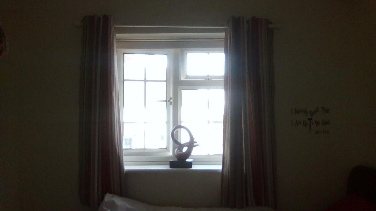 Small But Bright Single Not Far From Centre Homestay